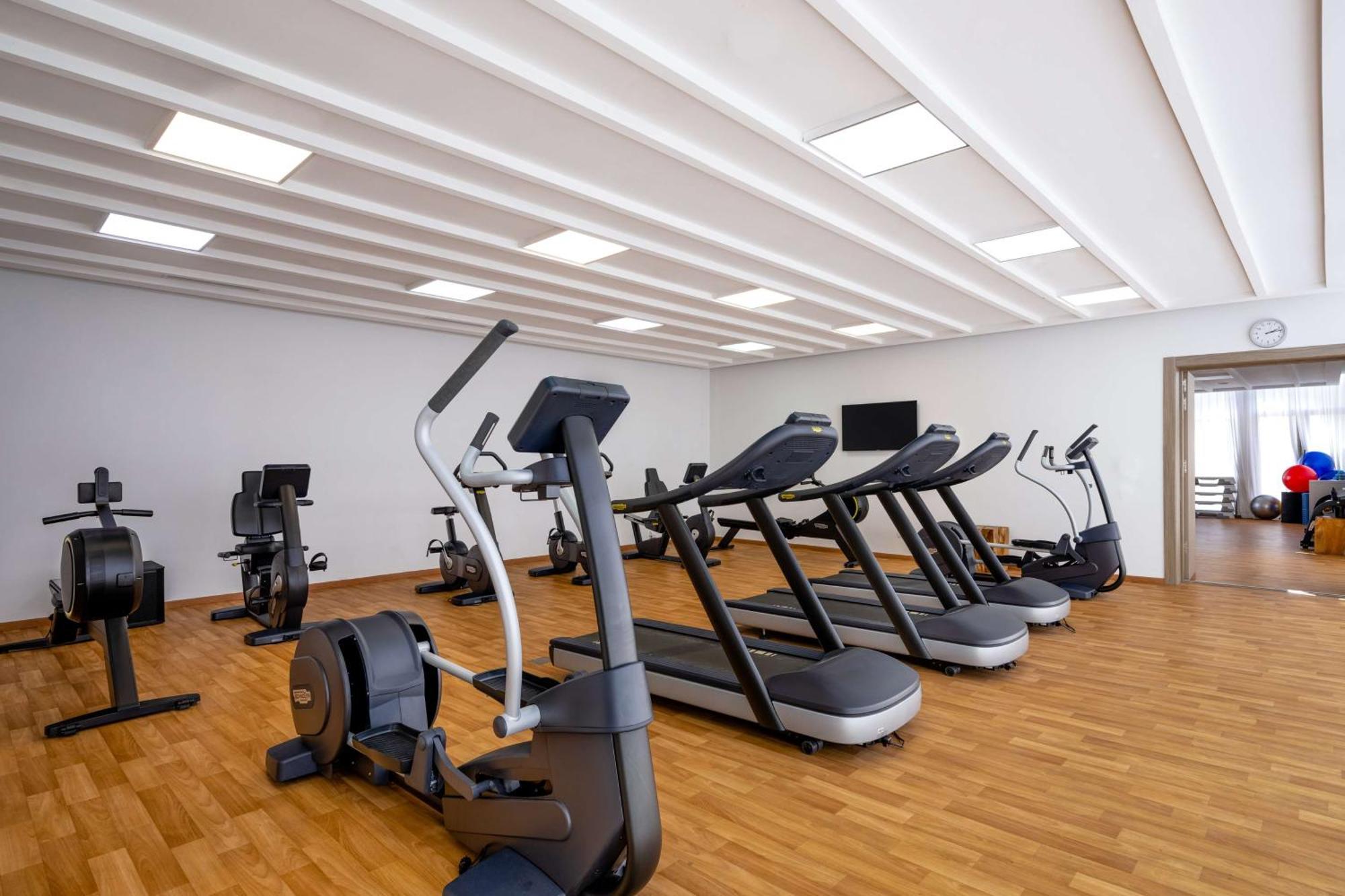 Radisson Blu Resort Эль-Хосейма Экстерьер фото A gym
