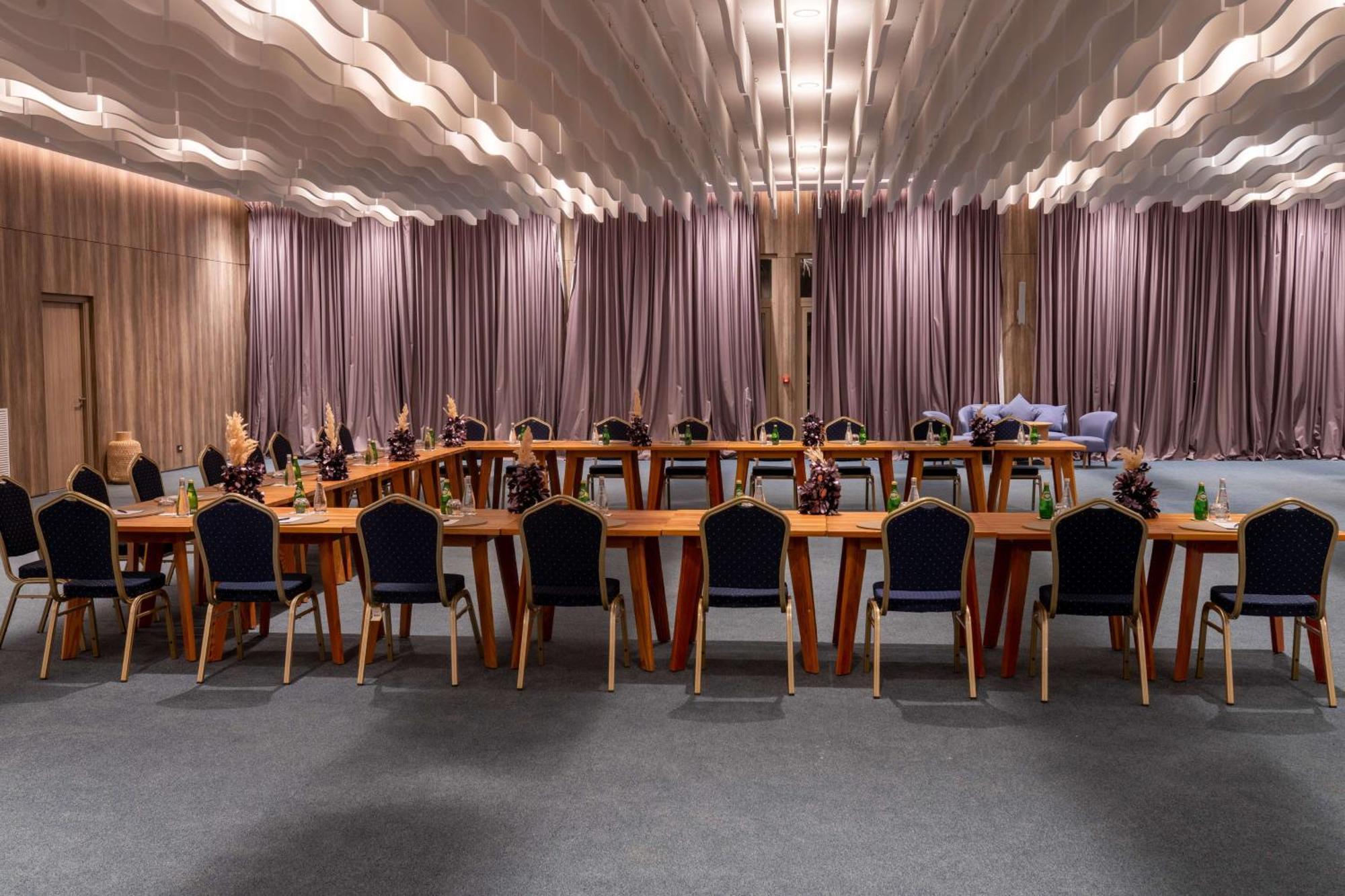 Radisson Blu Resort Эль-Хосейма Экстерьер фото The conference room