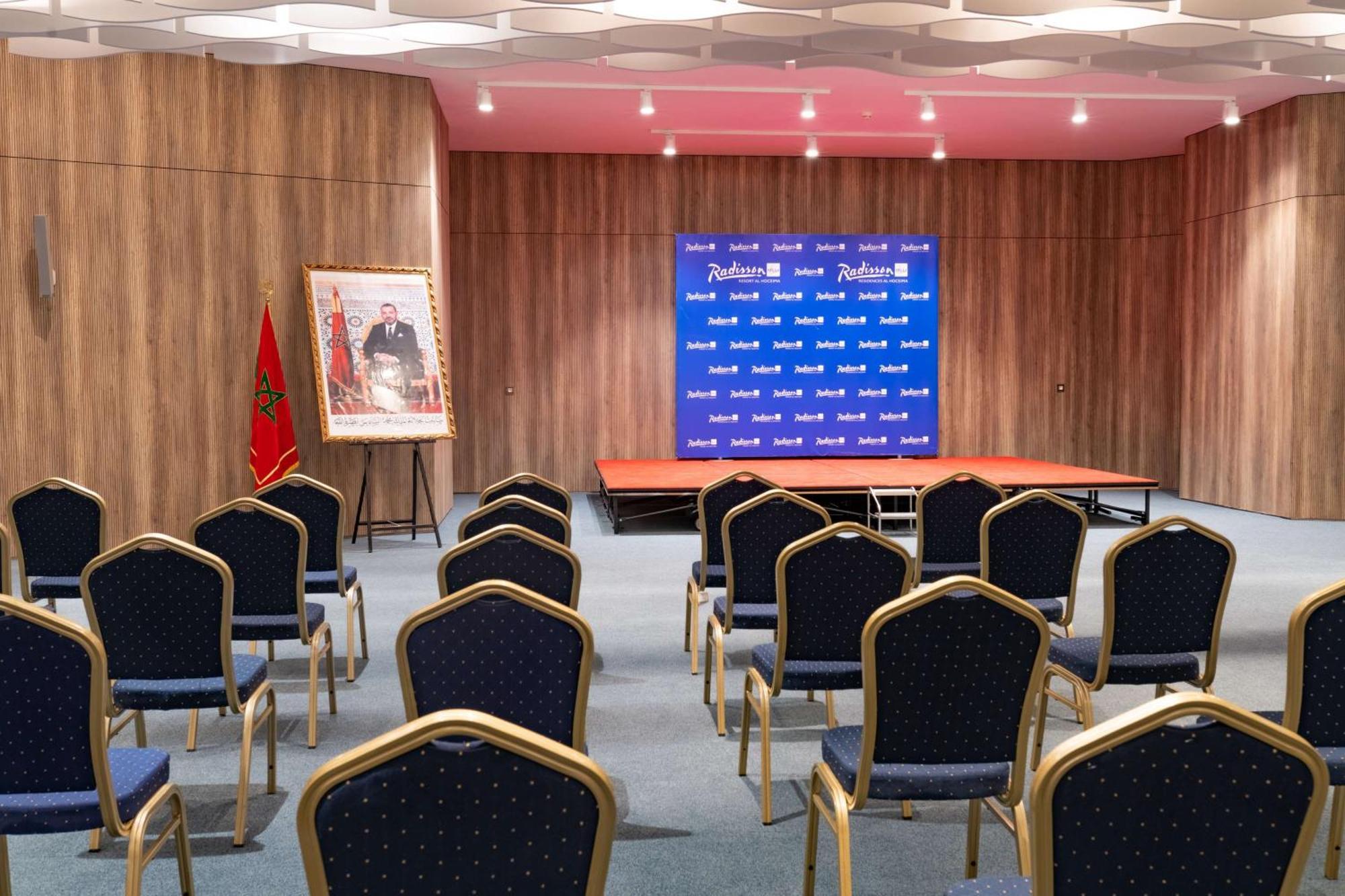 Radisson Blu Resort Эль-Хосейма Экстерьер фото The press conference room of the Moroccan parliament
